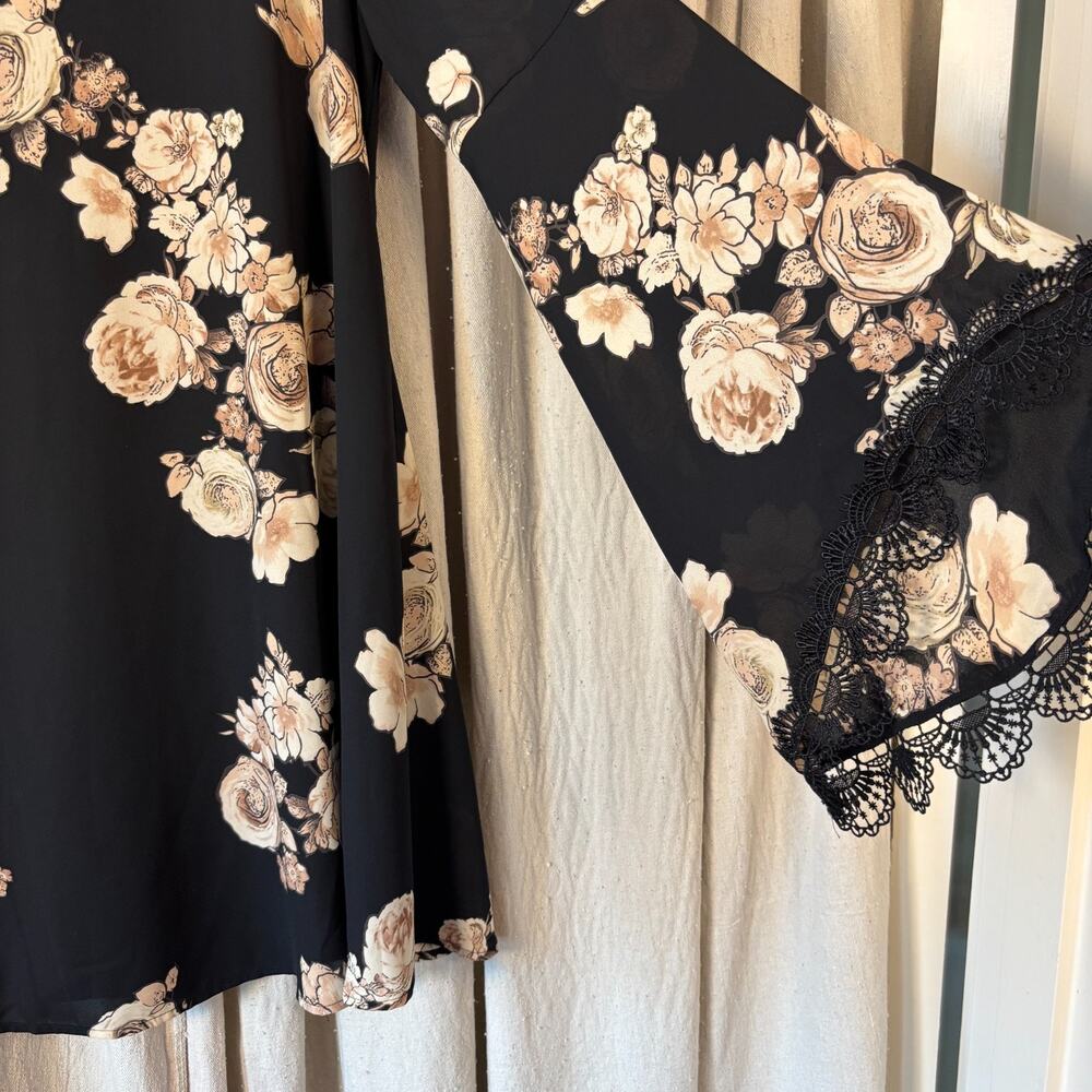 ASTR The Label Floralā Bell Sleeve Mini Swing A Line Dress Black Size M - FLAW